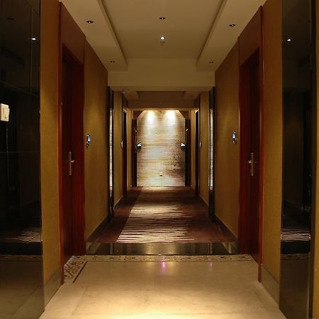 Harbin Yakelai Holiday Hotel Exterior photo