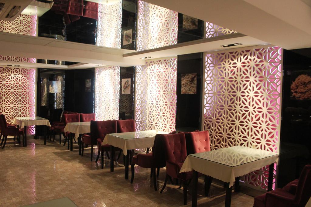 Harbin Yakelai Holiday Hotel Exterior photo