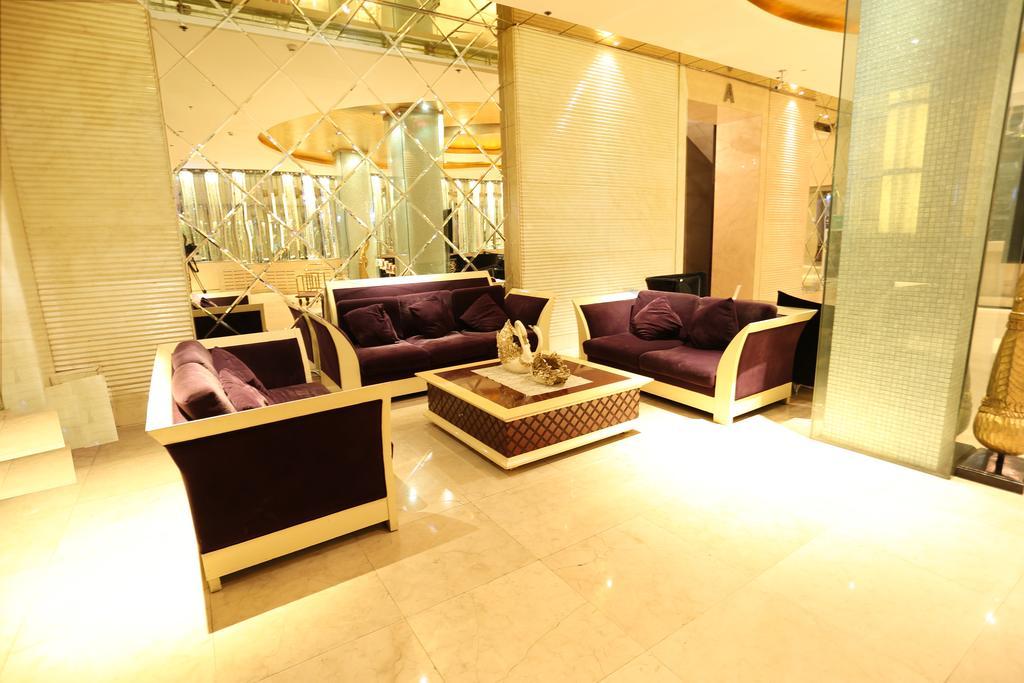 Harbin Yakelai Holiday Hotel Exterior photo