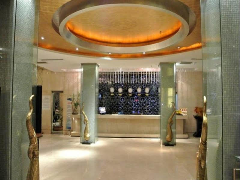 Harbin Yakelai Holiday Hotel Exterior photo
